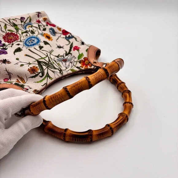Gucci White Flora Floral Canvas Bamboo
Top Handle Mini Tote Bag - Picture 4 of 12